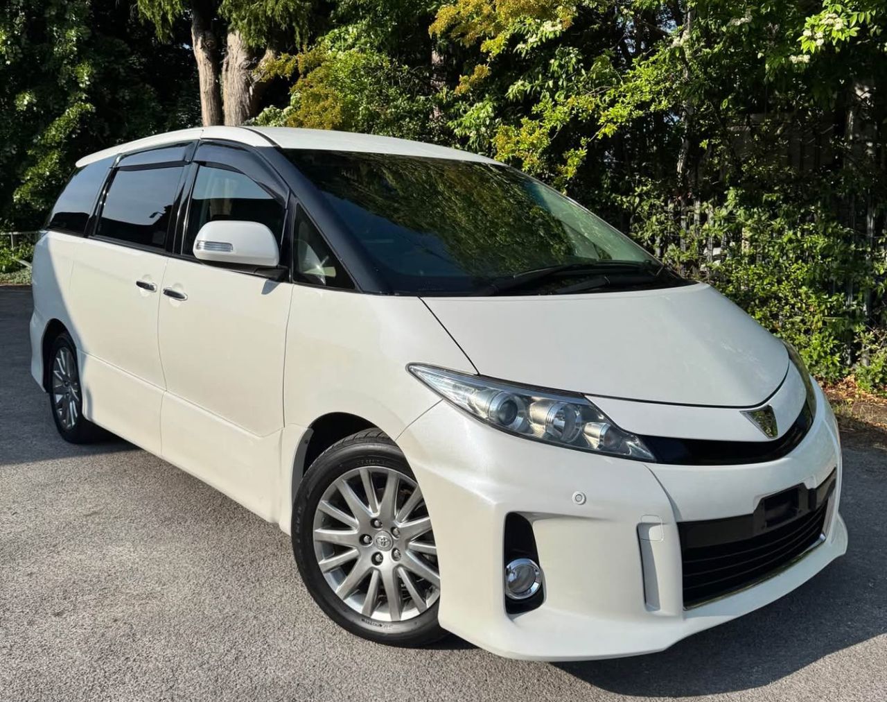 Toyota Estima Aeras 2016